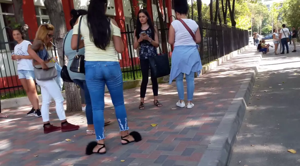 REPORTAJ/ Ce au facut elevii la proba de română! S-au cam încurcat la autori și au analizat ”Corola” lui Rebreanu!