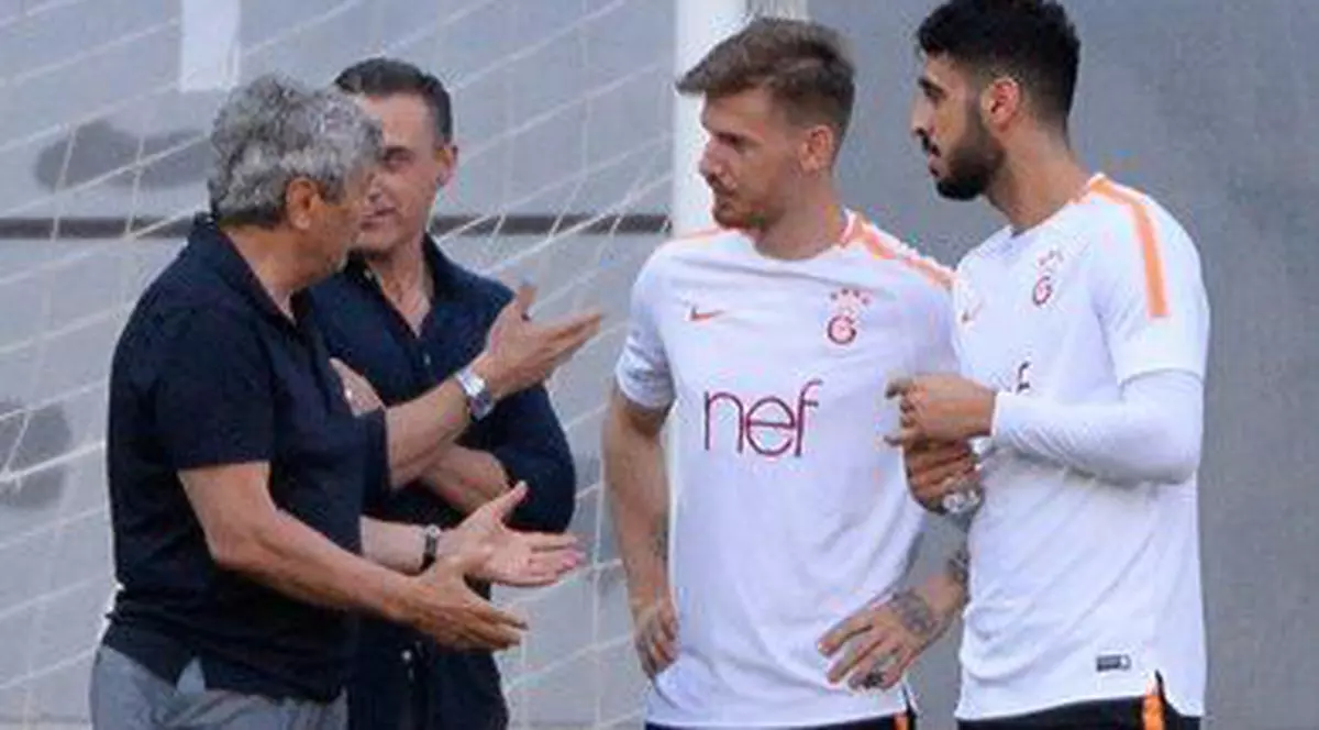 Mircea Lucescu, la Galatasaray! Antrenorul naționalei Turciei a asistat la antrenamentul Cim Bom