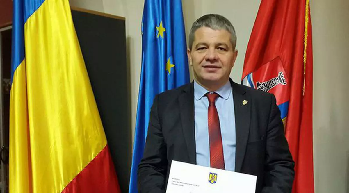 Universitatea de Vest va analiza situația ministrului Bodog, acuzat de plagiat