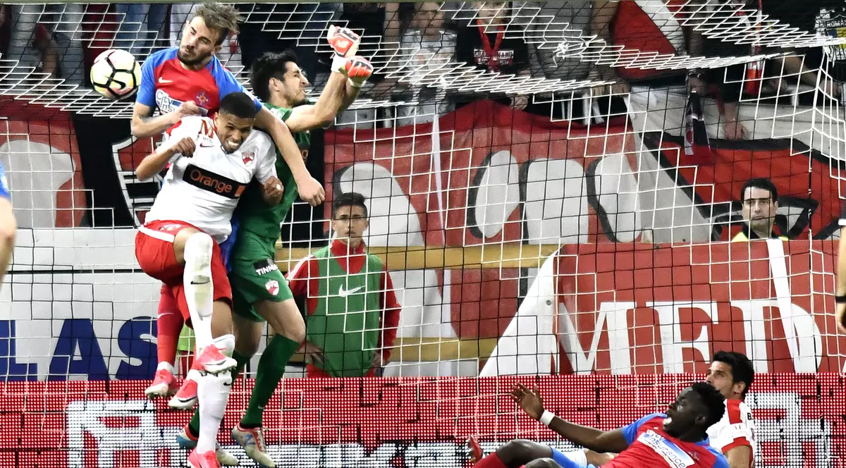 Liga I, etapa a 12-a: FCSB - Dinamo (duminică, ora 20.30, Digi, Telekom, Look). Alibec și Budescu fac reclamă pentru Derby de România 2017. Situația biletelor