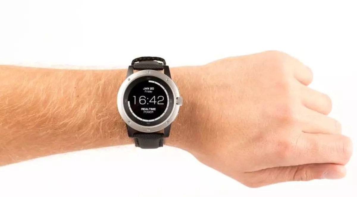 Matrix Powerwatch este un smartwatch care nu trebuie încărcat niciodată