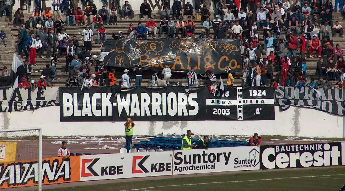 Circul din fotbalul românesc continuă