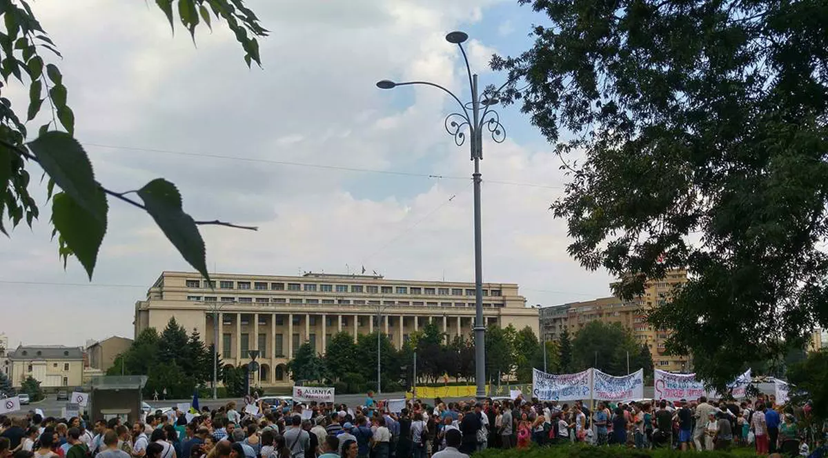 FOTO/ Protest la Guvern față de proiectul Legii vaccinării