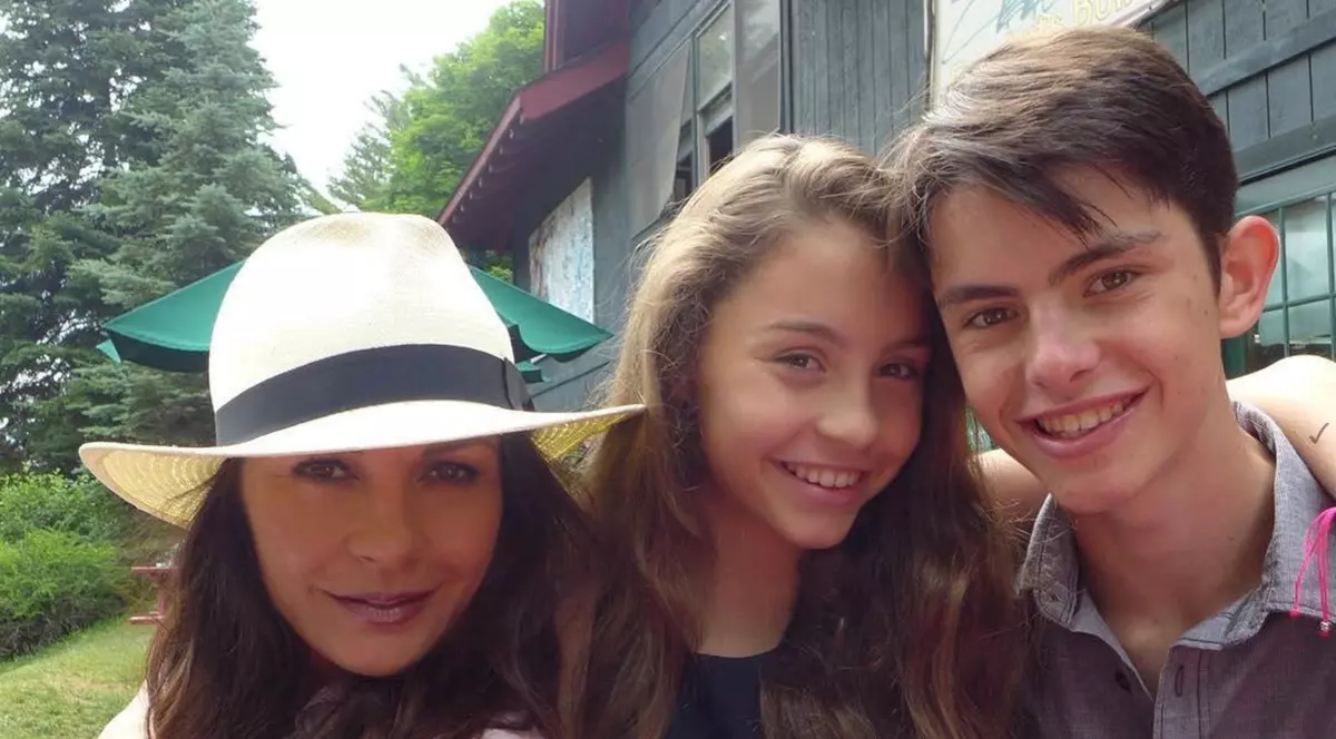 Fiul lui Catherine Zeta Jones și Michael Douglas a împlinit 17 ani