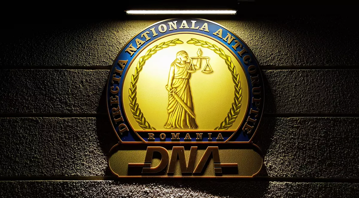 DNA acuză un asalt fără precendent al politicienilor asupra anchetelor: Sub umbrela unei directive UE, se vrea eliminarea confidențialității interceptărilor și filajelor