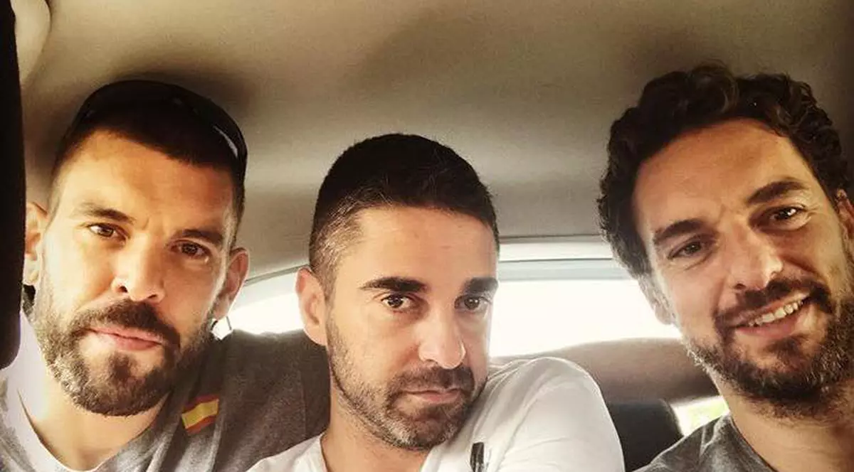 La Cluj-Napoca, am găsit cel mai scump taxi din lume! Pasagerii Marc și Pau Gasol, plus Juan Carlos Navarro, au salarii anuale cumulate de 40.000.000 $ pe an!