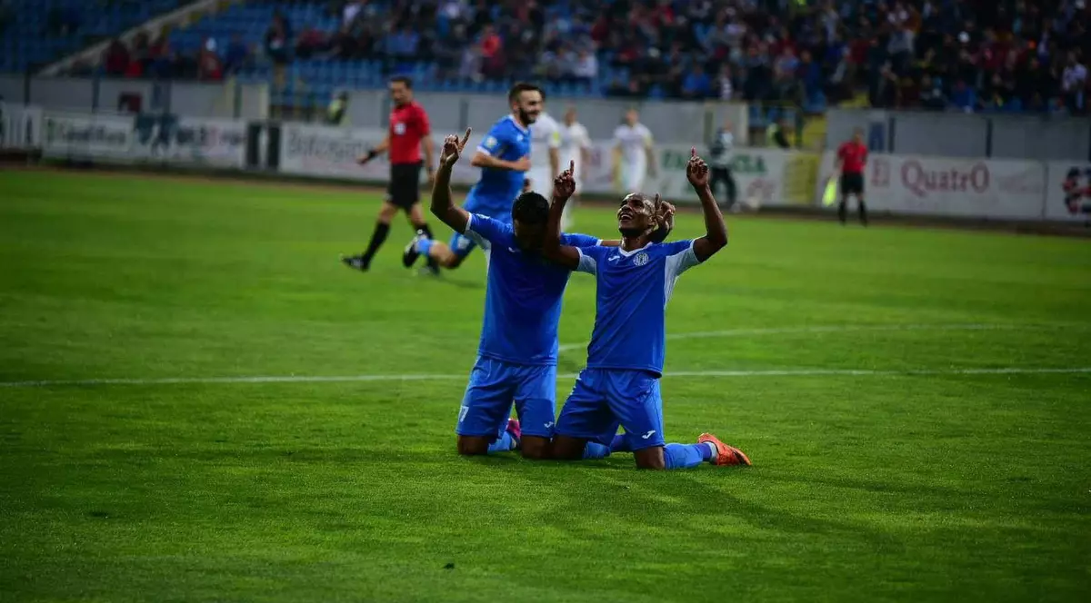 Liga 1, etapa a 11-a. FC Botoșani - CSM Poli Iași 3-3. Nebunie în derby-ul Moldovei. Două penalty-uri, ambii antrenorii - eliminați! Colțescu, pus la colț / VIDEO