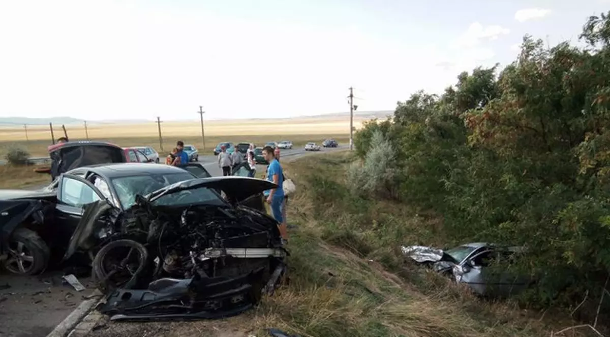 Accident cu trei mașini și nouă victime, în județul Iași