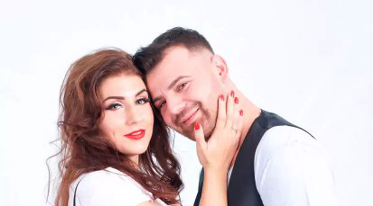 Alexandra de la Insula Iubirii și-a mărit buzele. Prima imagine din timpul intervenției chirurgicale