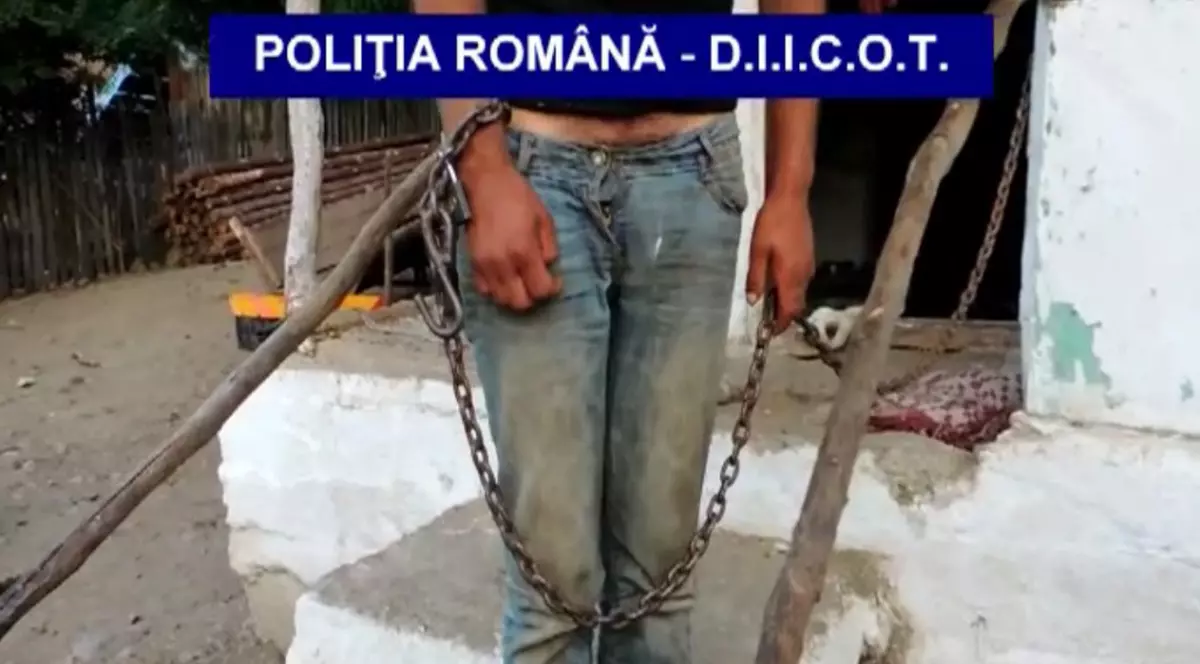 Șapte romi din Berevoești care țineau oameni sclavi in lanțuri au ajuns după gratii. Au primit pedepse de până la opt ani și opt luni de închisoare