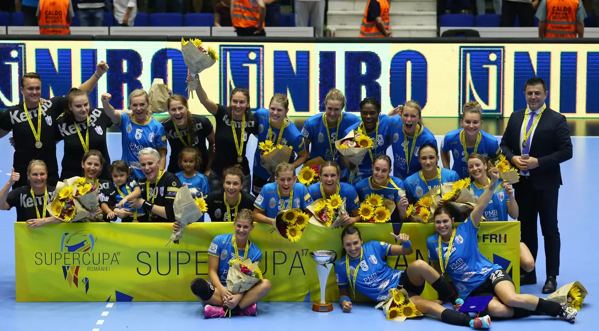 Supercupa României: CSM București - SCM Craiova 33-19,  în primul meci al sezonului / GALERIE FOTO