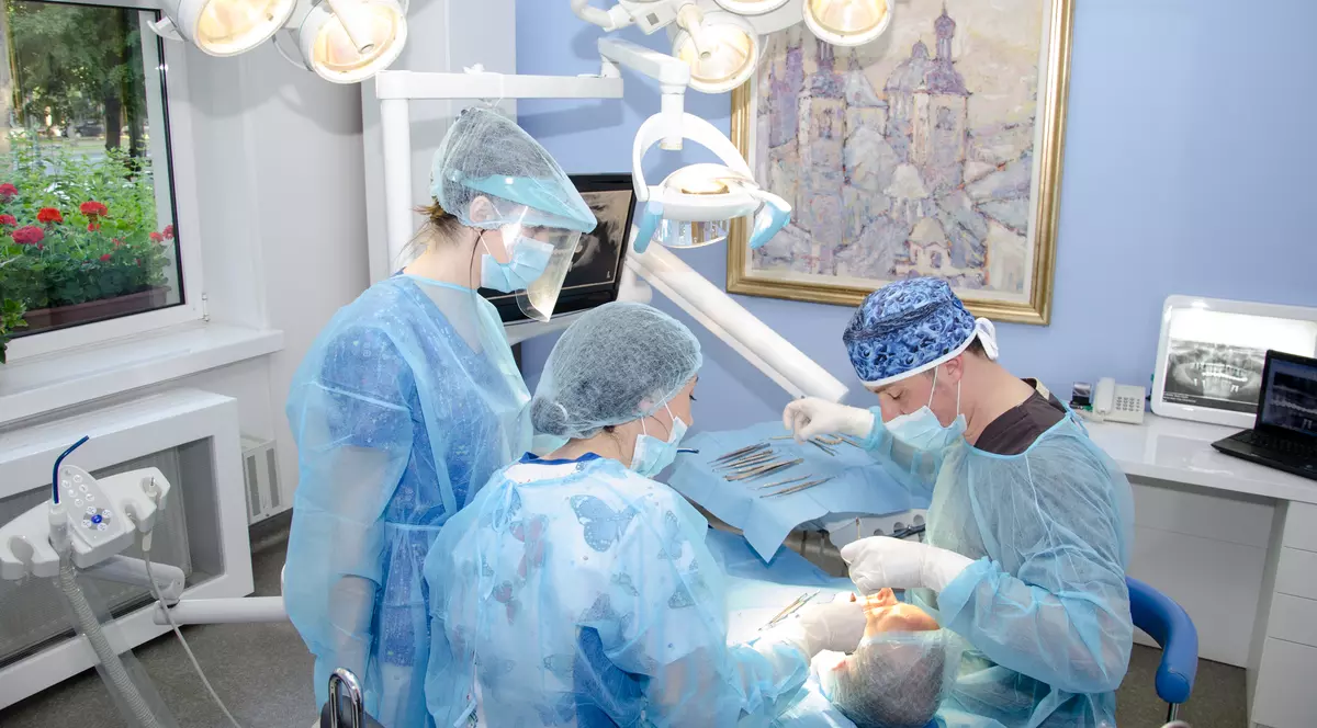 Românii sunt europenii cu cei mai puțini dinți în gură