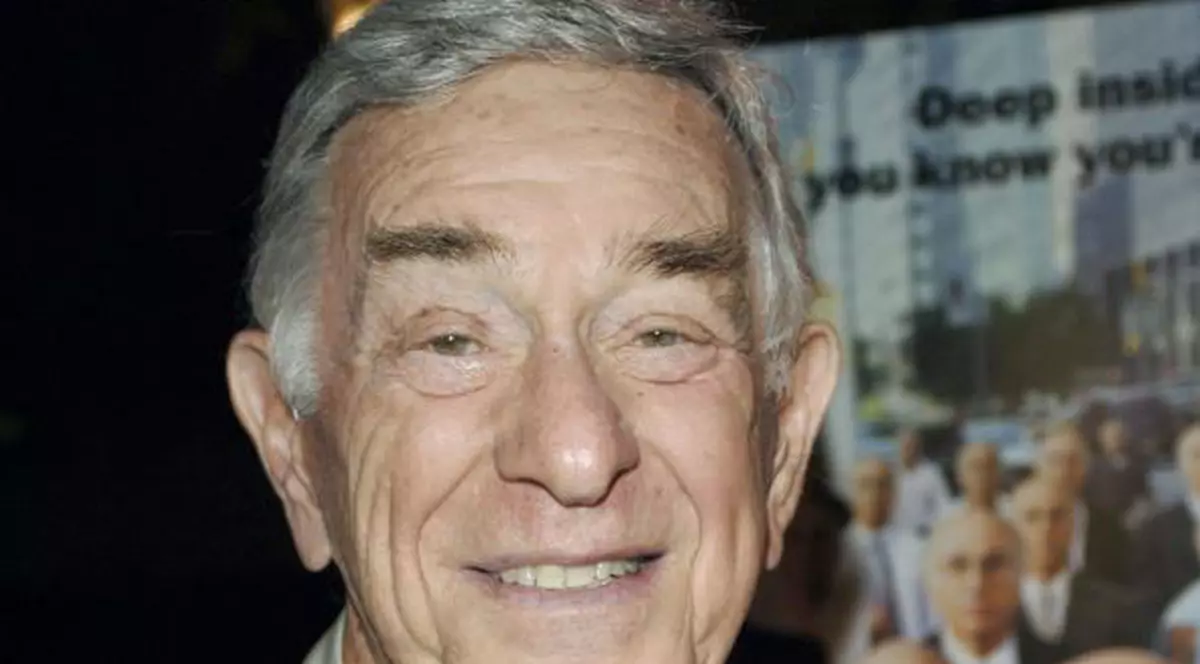 Actorul și comicul Shelley Berman a murit. A fost găsit fără suflare în locuința sa