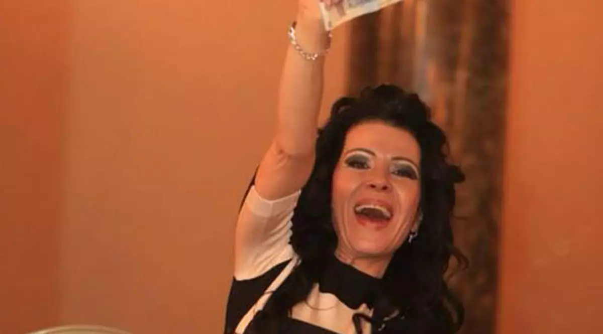 Are 47 de ani, dar ARATĂ de 20! Ea este soacra lui Pitbull Atodiresei