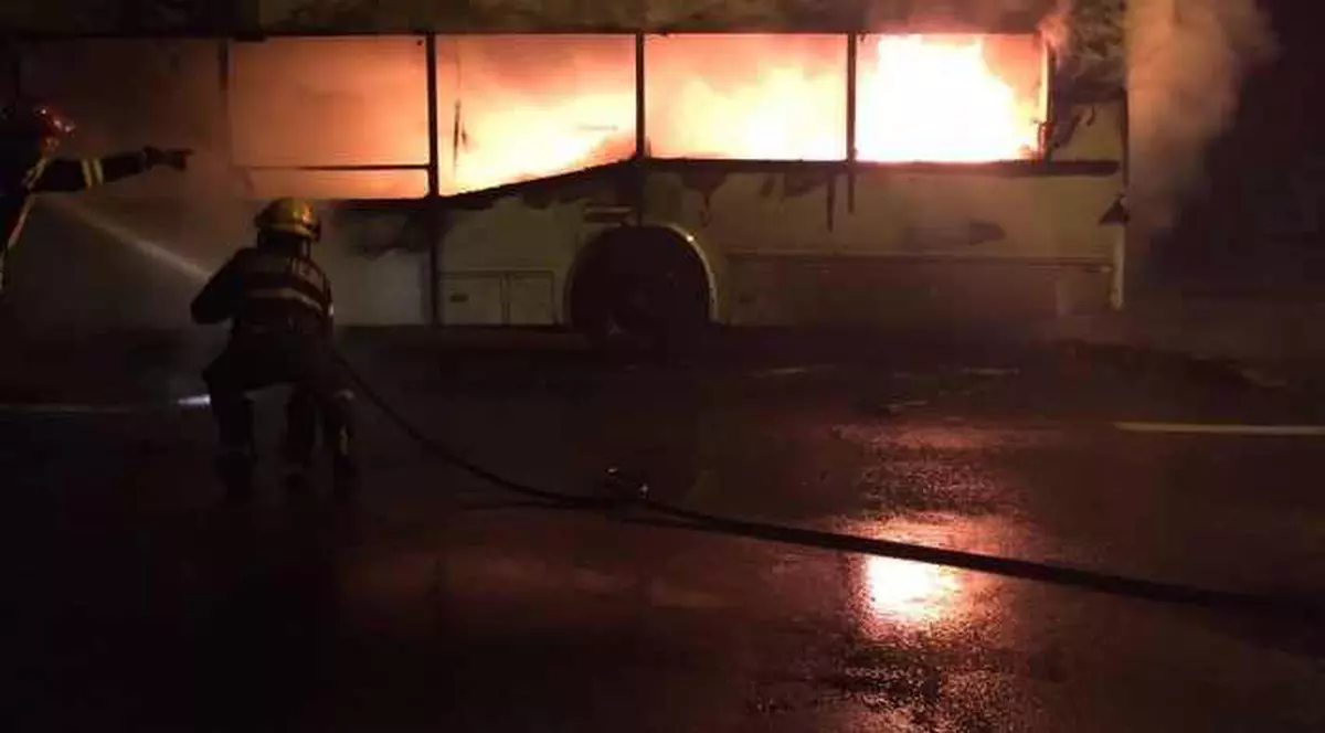 autobuz cu muncitori a luat foc la Arad