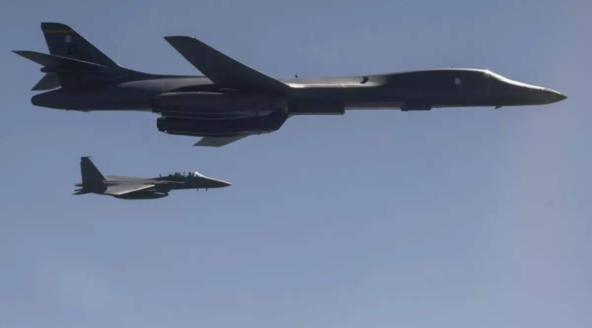 Coreea de Nord reacționează după ce SUA au trimis bombardiere în apropierea țării: „Trump face inevitabil un atac cu rachetă”