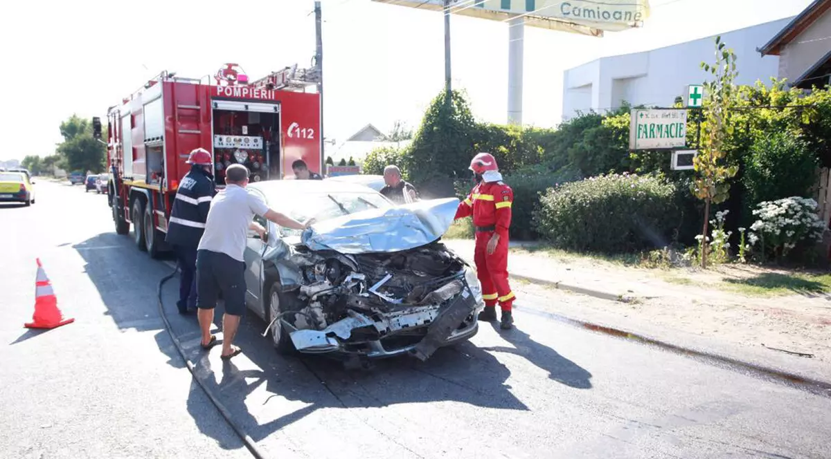 Accident grav pe DN 2 E 85, la Mărăcineni, în județul Buzău