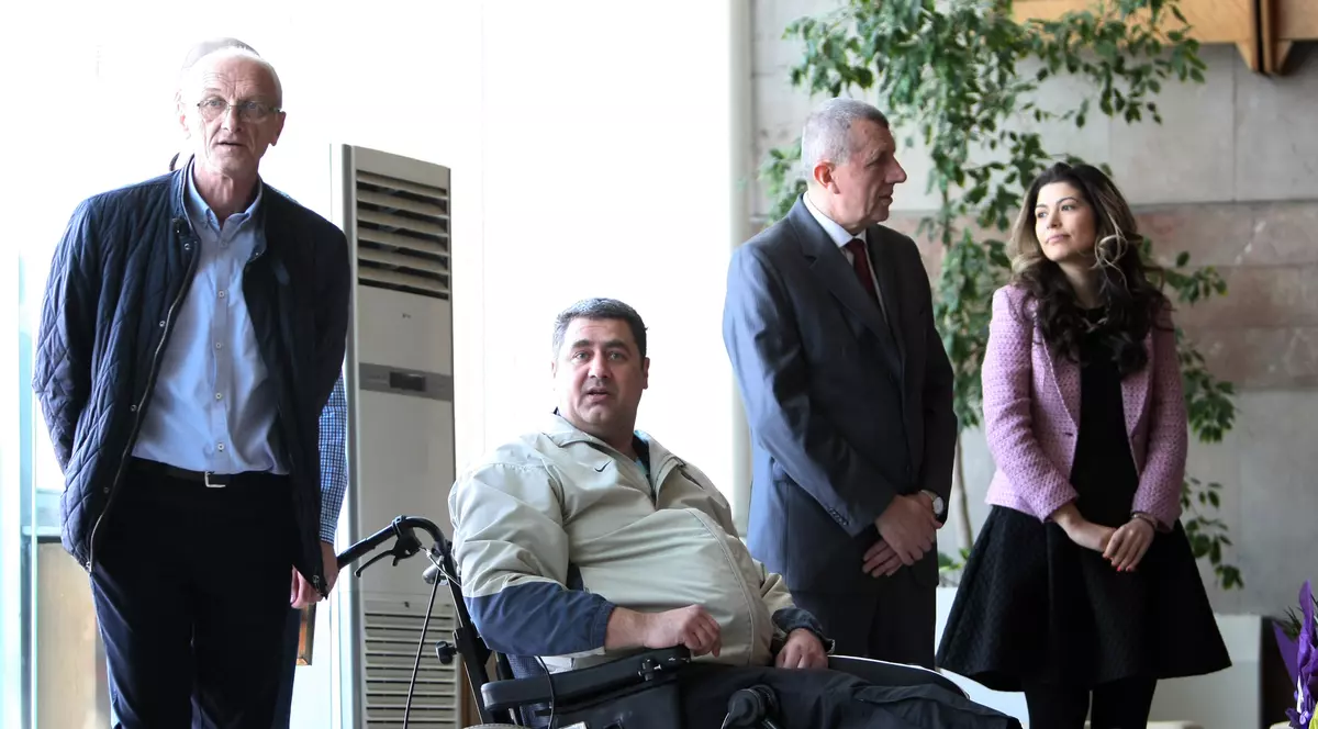 Alexandru Dedu ar putea merge din nou. Fostul handbalist speră că doctorii vor reuși miracolul să-i recupereze cei 6 centimetri de os pierdut în accident