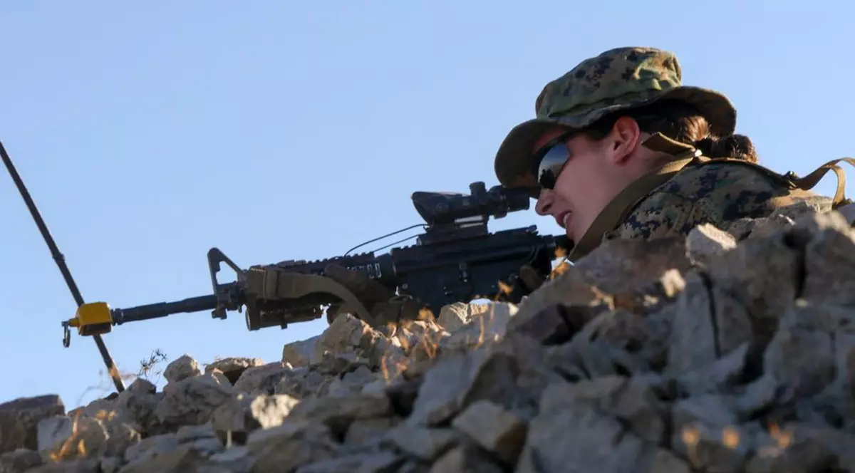 Prima femeie ofițer de infanterie în Marina Statelor Unite