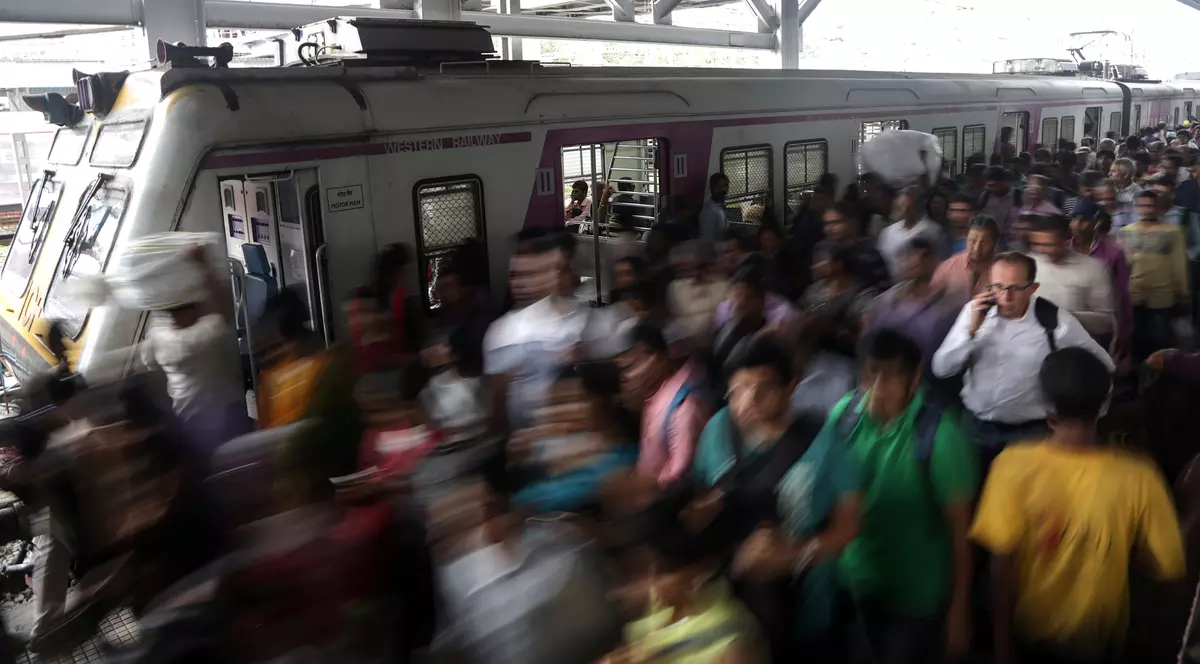 Busculadă într-o gară din Mumbai. Cel puțin 22 de oameni și-au pierdut viața