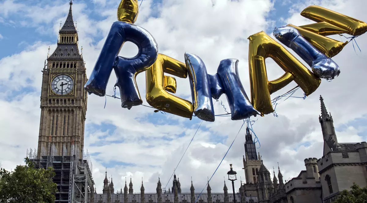 Numărul românilor care lucrează în Marea Britanie a ajuns la un maxim istoric