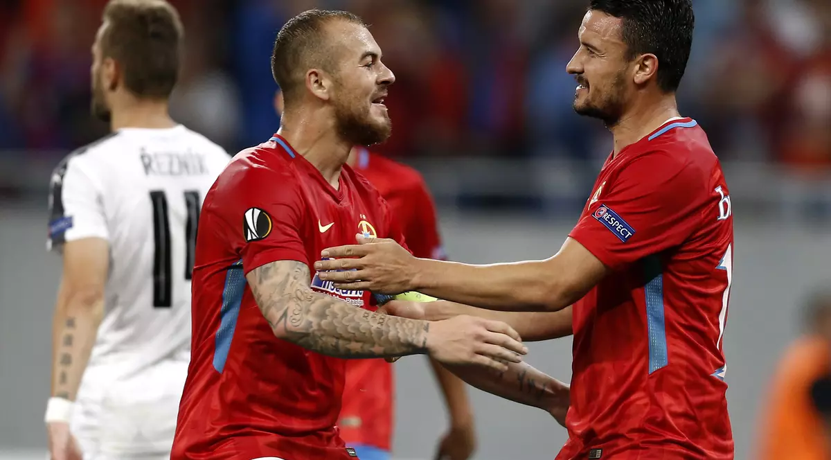 Alibec e peste Gnohere în cantonamentul FCSB din Antalya. 95 de kg, peste 90 kg! Denis Alibec are un tatuaj nou. Și Budescu impresionează / VIDEO