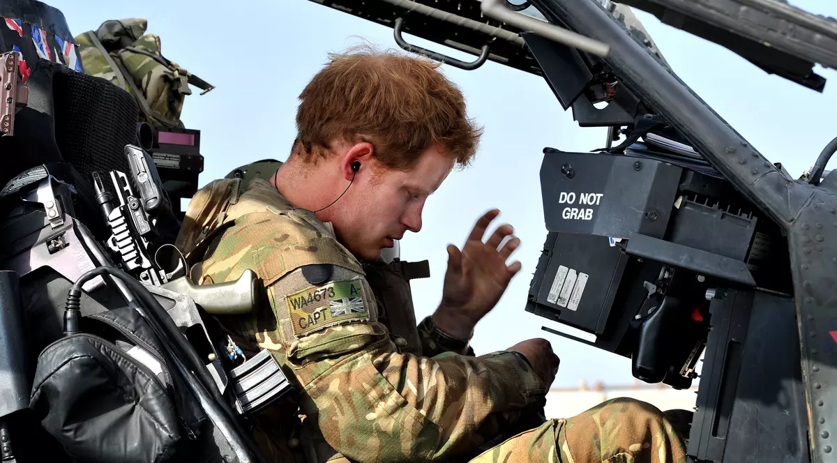Prințul Harry nu știe să piloteze elicoptere