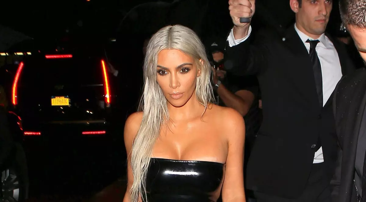 FOTO| Kim Kardashian s-a făcut iar blondă, iar stilistul ei dezvăluie adevărul din spatele schimbării de look