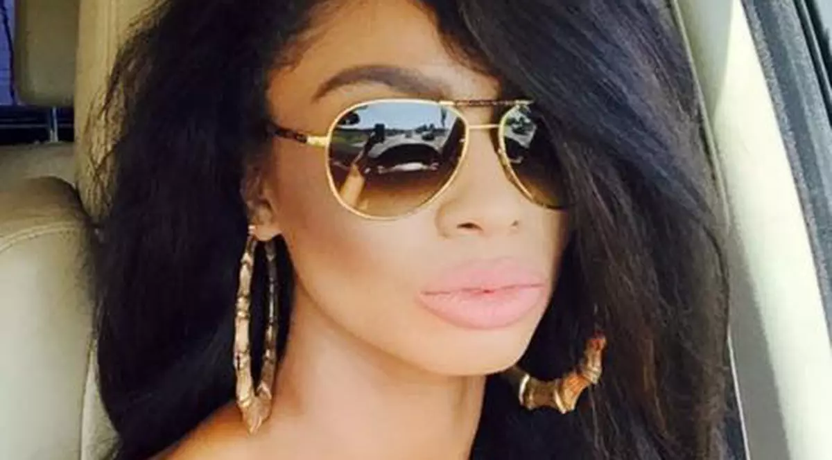 Laurette a făcut accident de circulație. A intrat în mașina de poliție