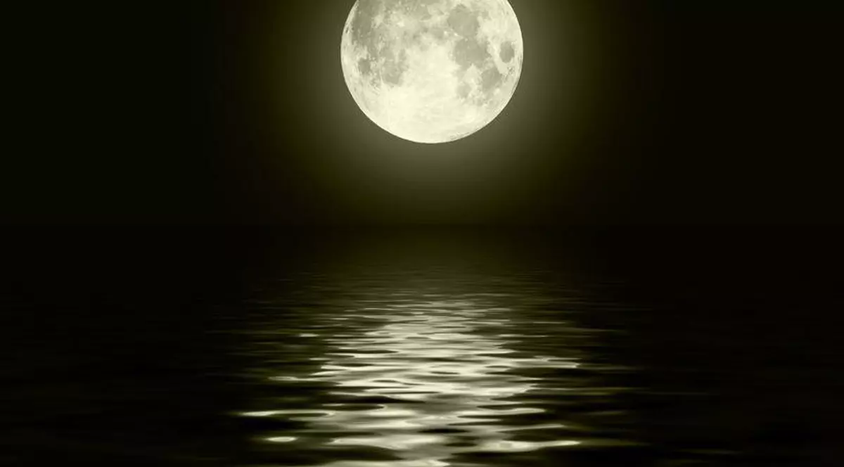 Astăzi e Lună Plină! Astea sunt cele 3 zodii care trebuie să profite din plin!