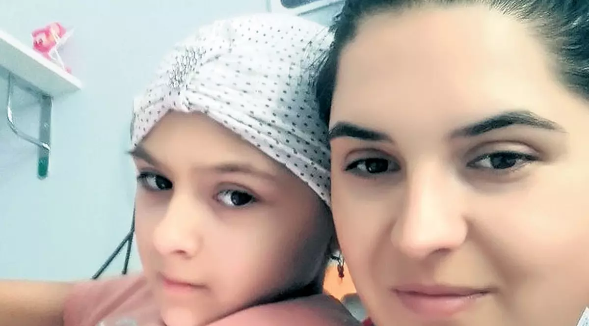 Atunci când a crezut că a ieșit învingătoare din lupta cu cancerul, boala a recidivat. Măriuca are nevoie de bani pentru a trăi de pe-o zi pe alta