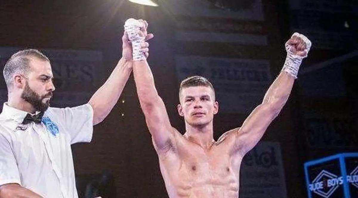 Alin Florin Ciorceri - ”El Nino”, boxerul român necunoscut în România, dar care impresionează în Spania / VIDEO