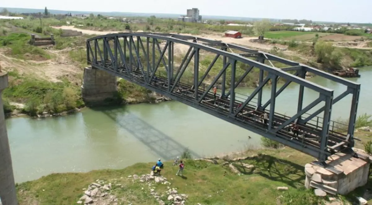 Podul CFR de la Grădiștea va fi reconstruit