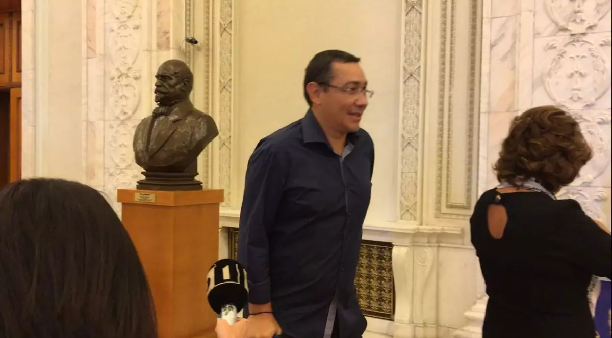 Victor Ponta atacă guvernul