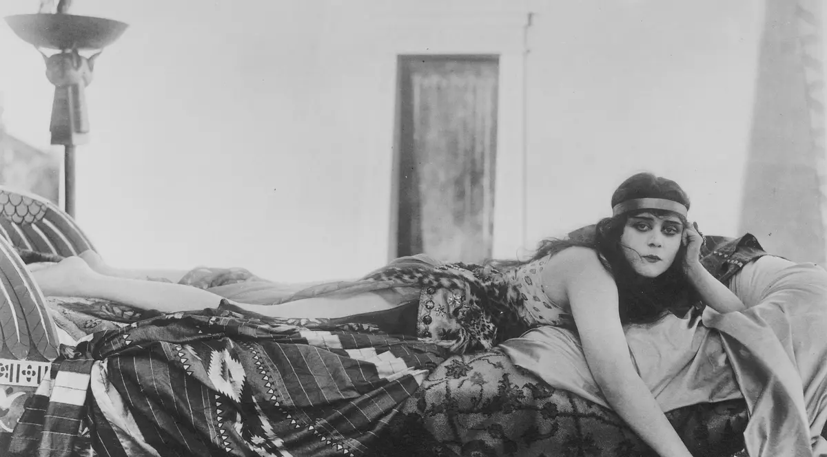 Theda Bara (northfoto)