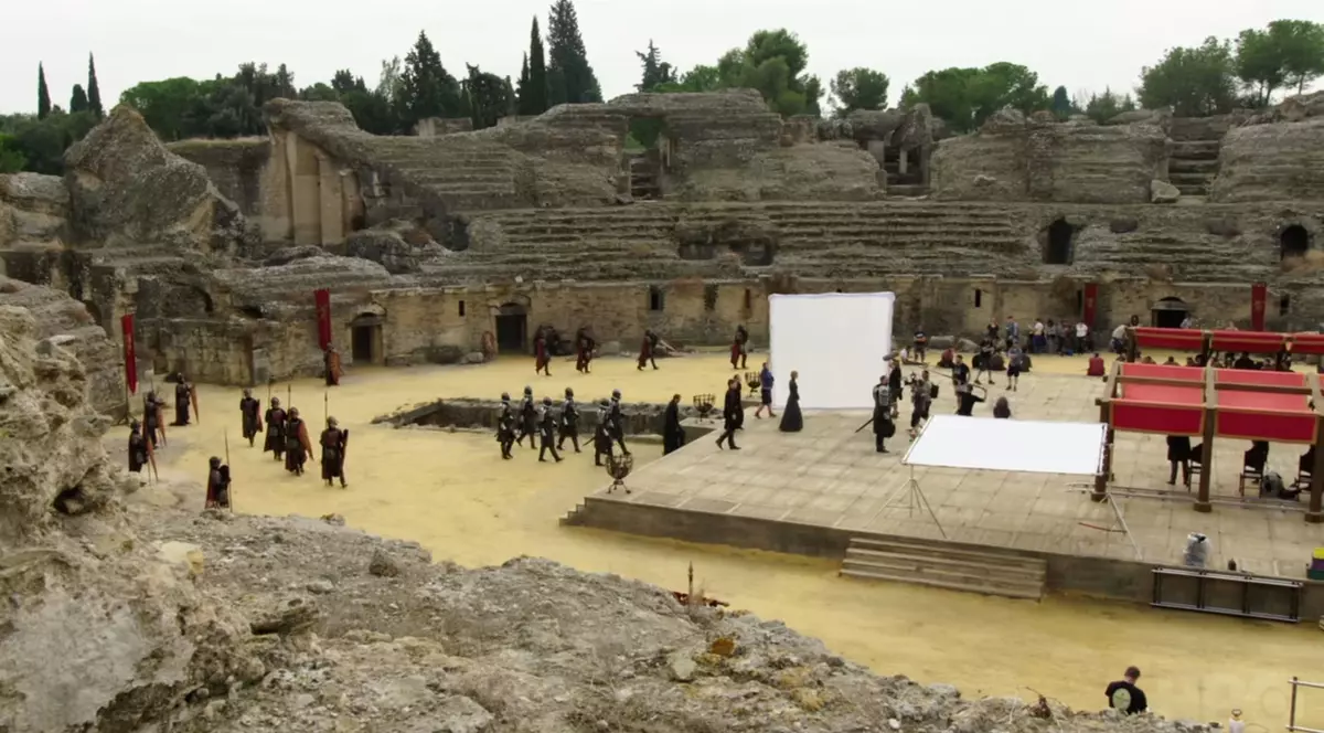 Fotografii din culisele Game of Thrones. Ce fac actorii în spatele camerelor