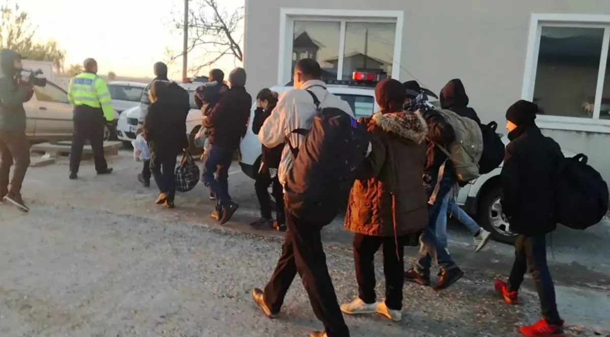 12 migranți din Irak, prinși pe autostrada București-Pitești