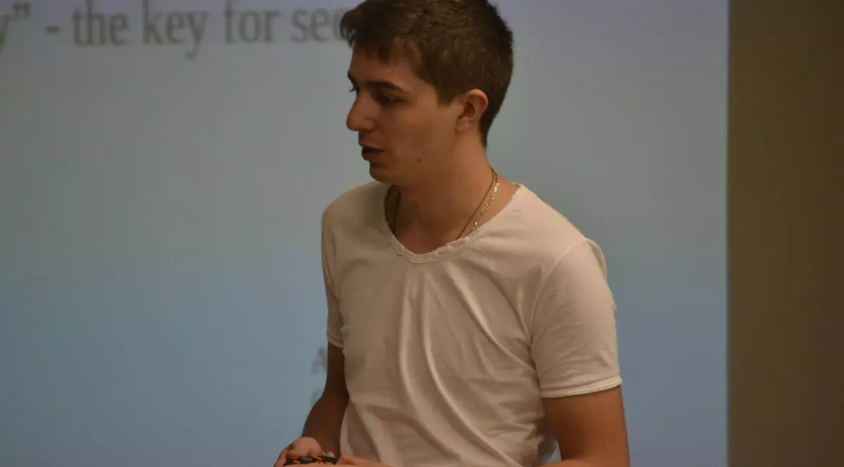 hackerul alb vine la interviurile Libertatea LIVE