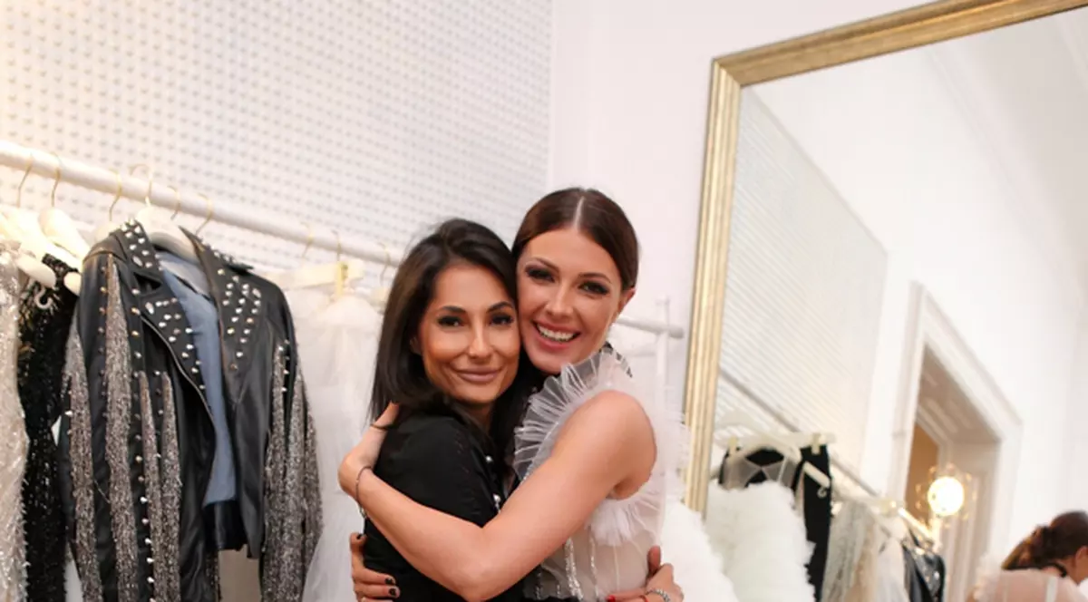 Ilinca Vandici va purta doua rochii de mireasă