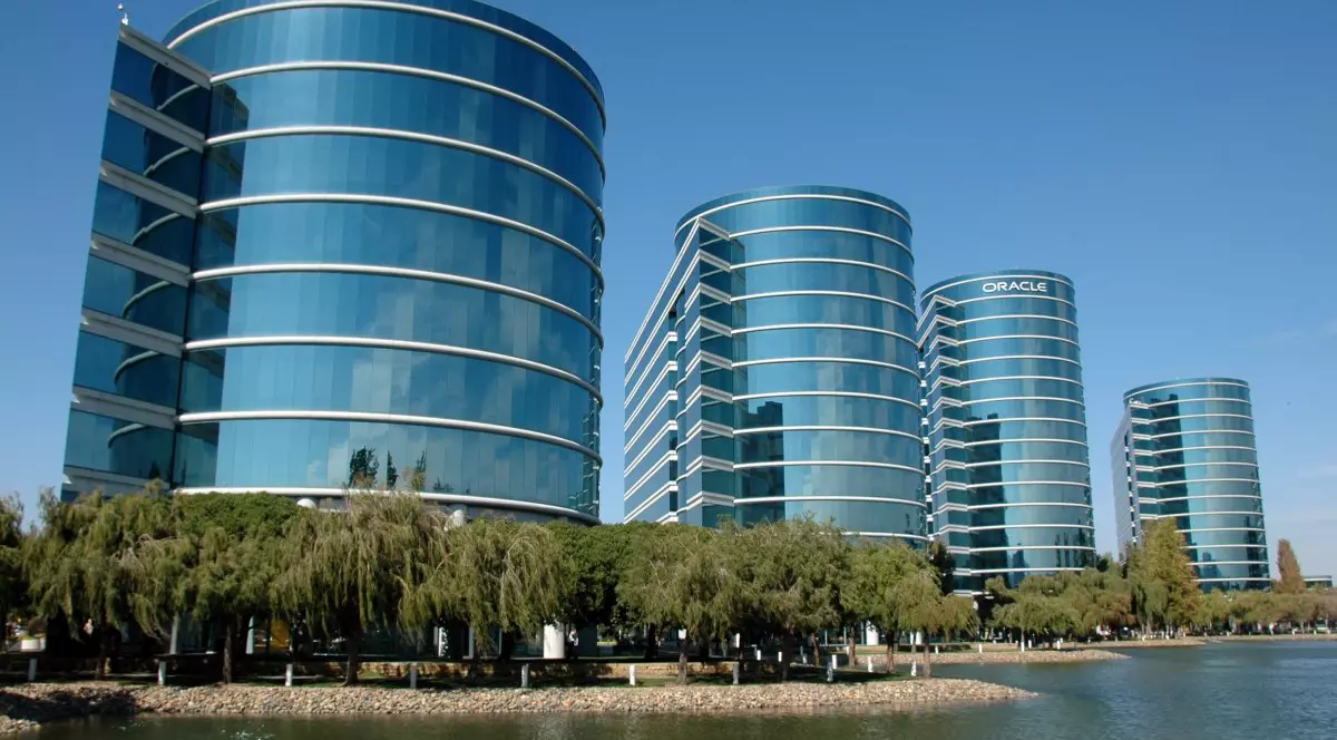 Oracle își face un Skynet. Campusul Oracle din Redwood City, Silicon Valley
