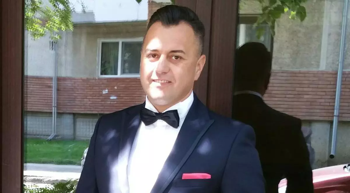 Mașinuță Ferrari pentru copil, după ce tatăl a ucis cu un Ferrari un pieton