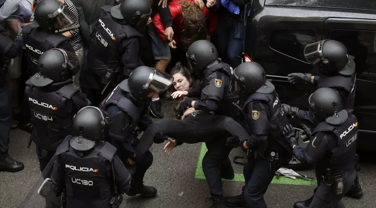 VIDEO | Referendumul pentru independența Cataloniei s-a încheiat.Bilanț: peste 840 de răniți