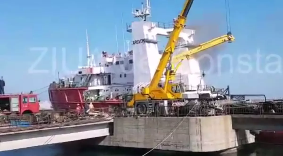 VIDEO&FOTO/ Incendiul de pe nava Hercules din Portul Constanța a fost lichidat