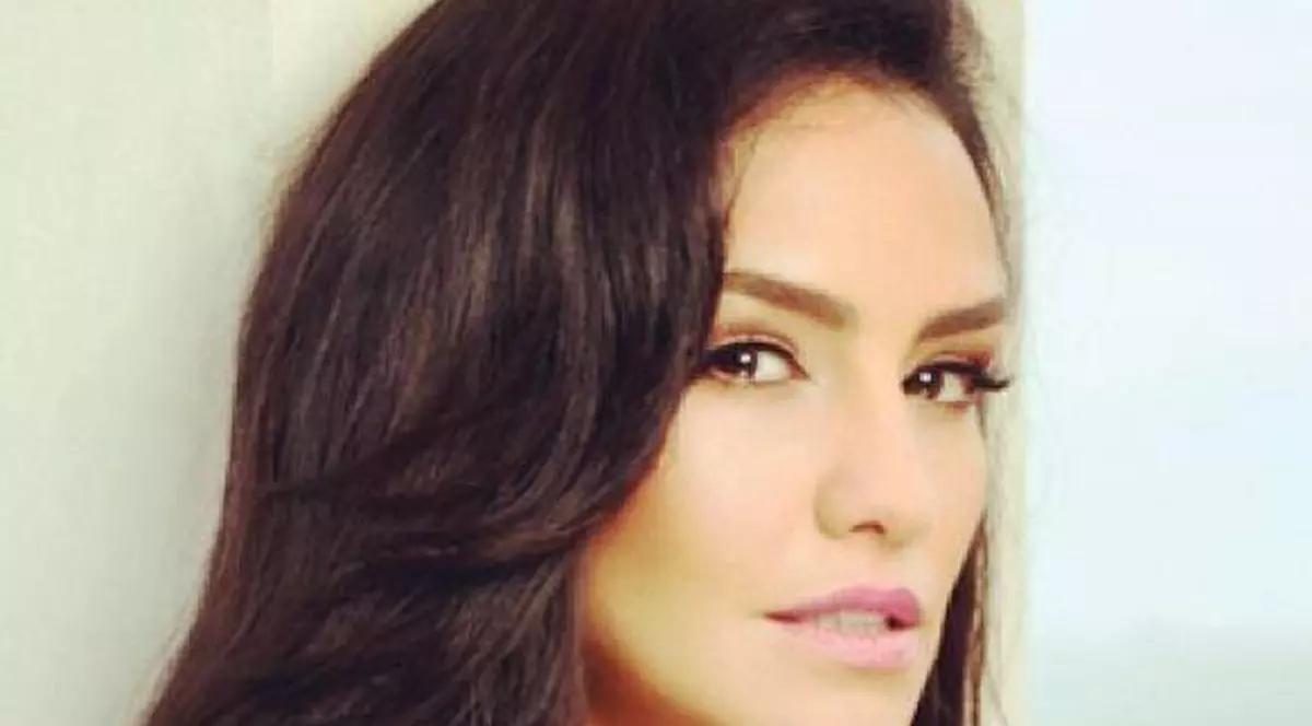 Ce a făcut Consuelo, fosta nevastă a lui Adrian Mutu, cu doar câteva ore înainte de nunta acestuia. Bruneta arată de senzație