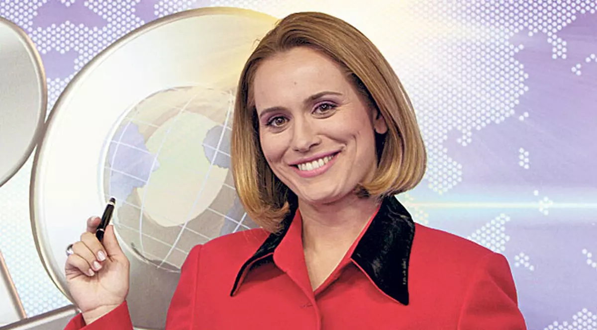 S-a aflat secretul sacoului roșu purtat de Andreea Esca la prima emisie a pro TV. Nimeni nu a știu până acum | FOTO