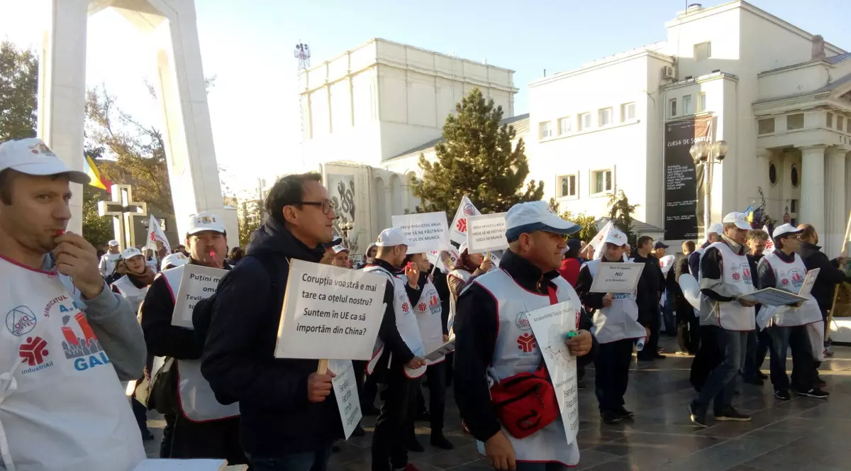 Angajații ArcelorMittal protesteaza la Galați