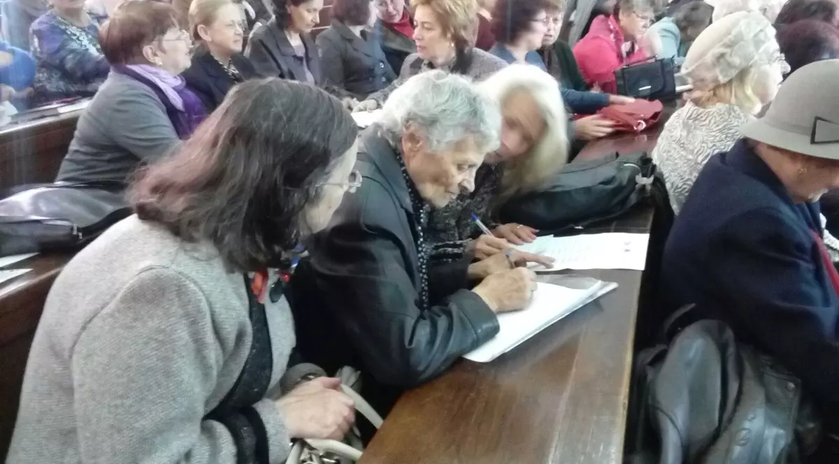 Peste 170 de vârstnici din Galați studiază la Universitatea Dunărea de Jos