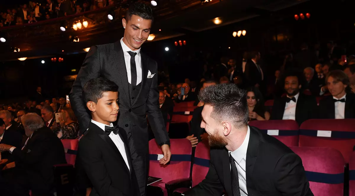 Fiul lui Cristiano Ronaldo și-a pus pe Instagram o poză cu idolul său, Leo Messi