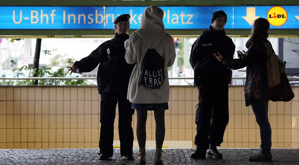 FOTO | Aproximativ 10.000 de oameni au fost evacuați în Berlin pentru dezamorsarea unei bombe