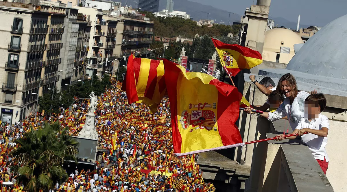 Guvernul spaniol vrea să organizeze alegeri în Catalonia, în luna ianuarie